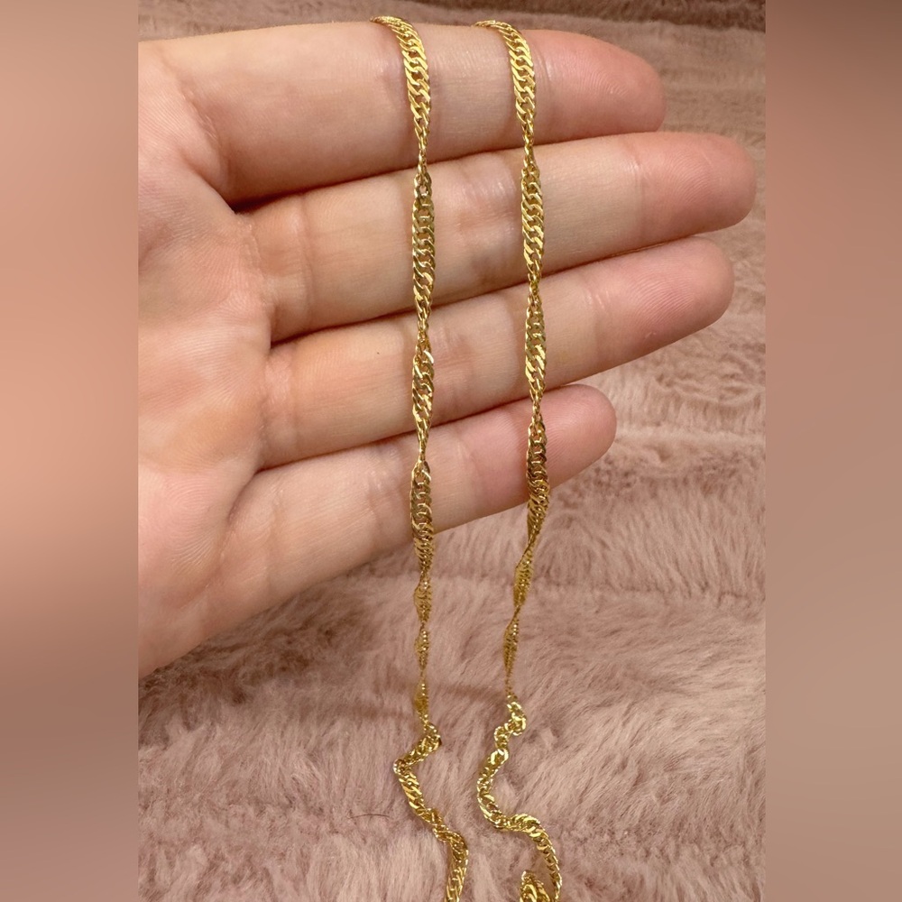 Gorgeous 14kt Gold necklace!